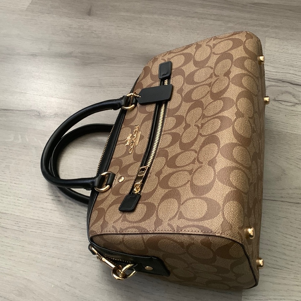 RESERVED UNTIL~5.26.2023 @ 2.30 Coach Rowan signature C’s with black detailing!